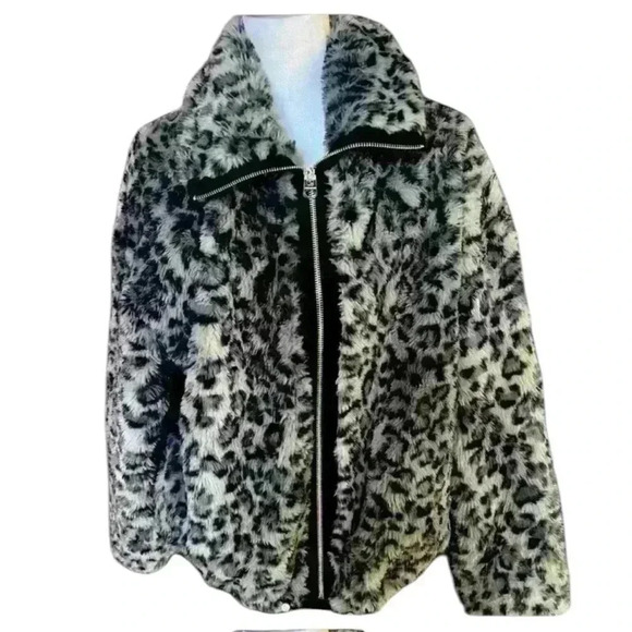 Lucky Brand Faux Fur ladies jacket. Animal print gray and black. Large. - Picture 1 of 10